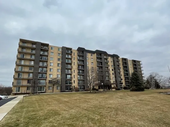 5400 Walnut Ave Unit 412, Downers Grove, IL 60515