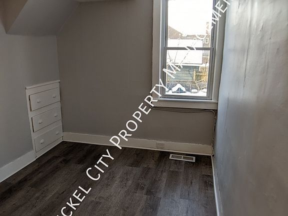 4th image of 63 Kingston Pl #3