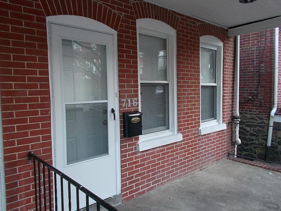 3rd image of 716 S Franklin St