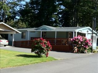 1930 Shorepines Dr, Coos Bay, OR 97420