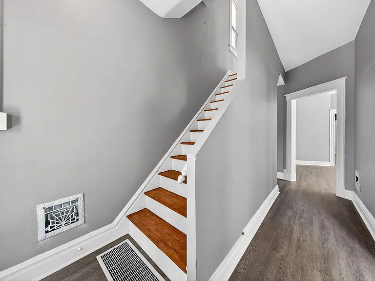 3526 S Spring Ave — Photo 12