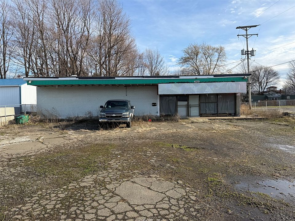1st image of 3965 W 12th St