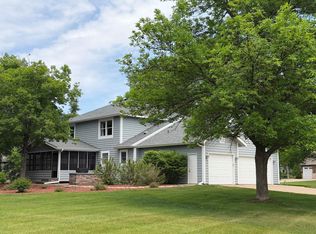 2721 Meadowrose Blvd, Saint Cloud, MN 56301