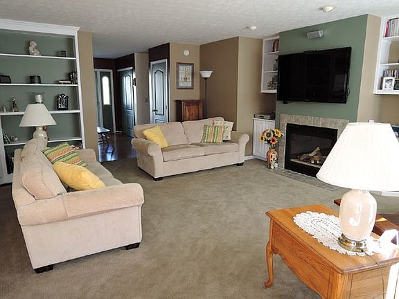2nd image of 430 Benita Dr
