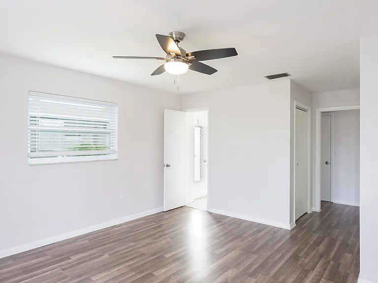 143 Rotonda Cir — Photo 24