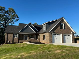 531 Meadowcrest Drive Ln, Dandridge, TN 37725