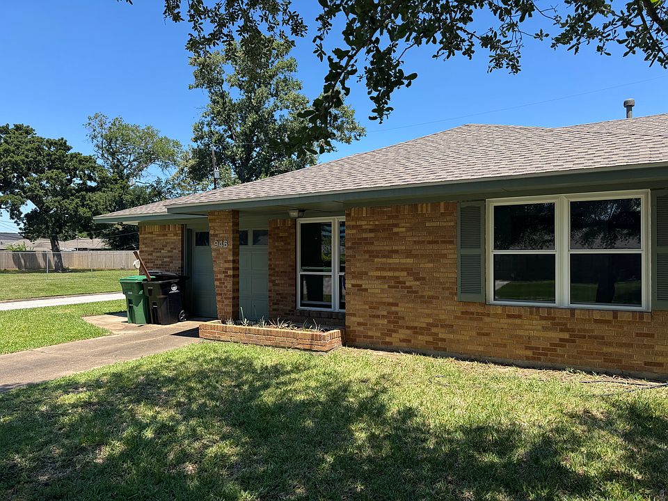 1st image of 946 Stonecrest Dr