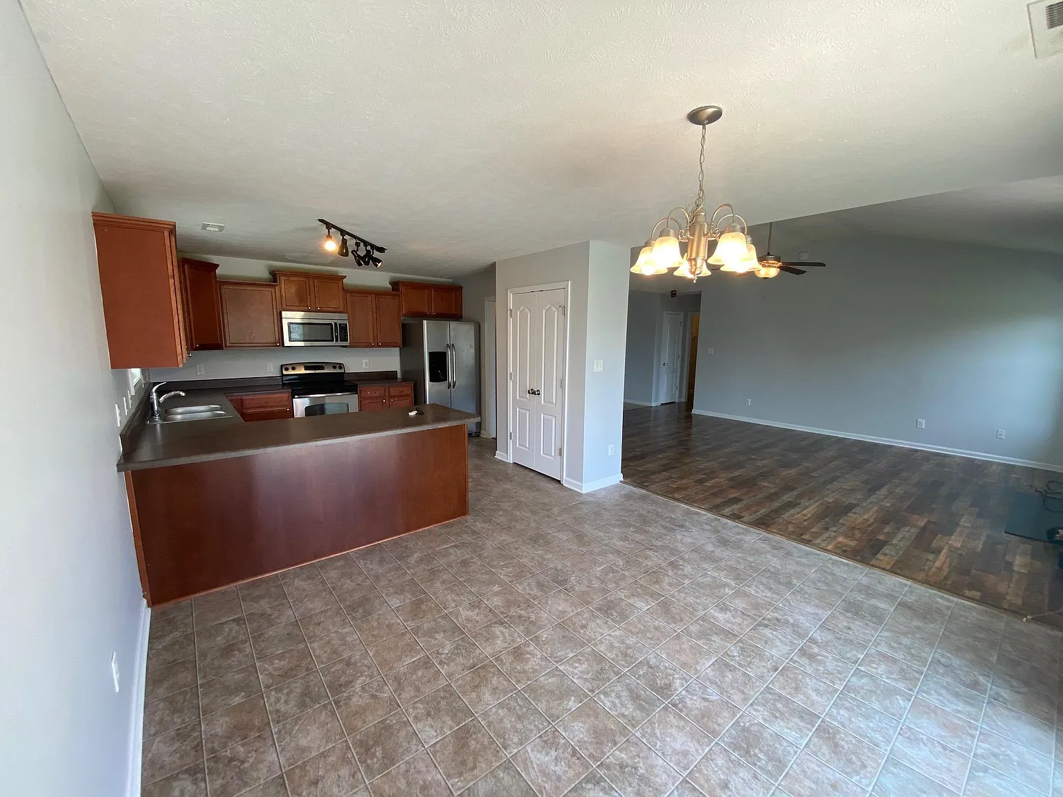 3 bed, 1514 sqft, $1,800 — Photo 4