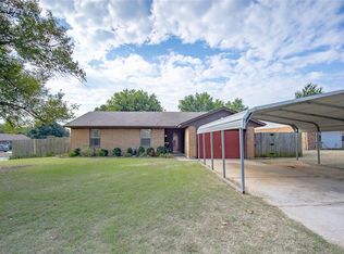290 Hickory Stick Ln, Harrah, OK 73045