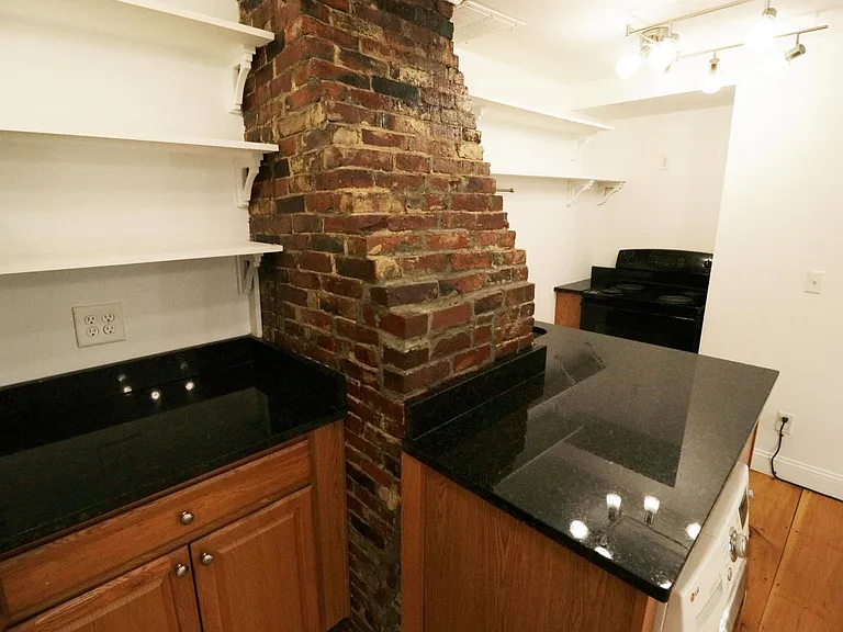 812 Congress St #2 — Photo 6
