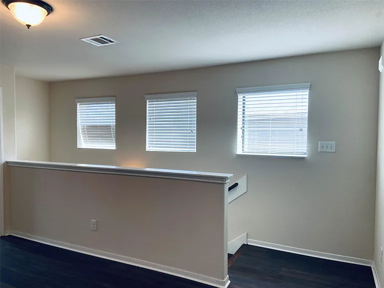 16003 Thornbill Ln — Photo 11