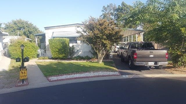 1st image of 2550 E Valley Pkwy Space 4