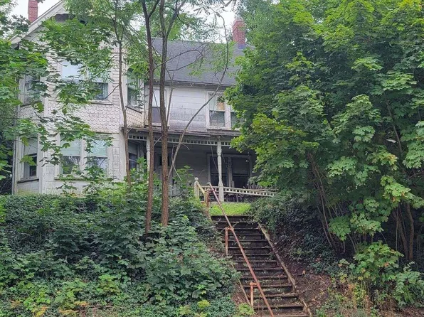 570 Main Street, Northport, NY 11768