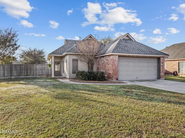 101 Legend Creek Dr, Youngsville, LA 70592