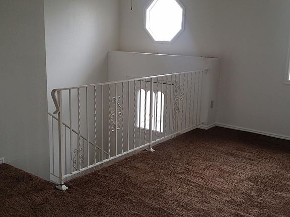 2nd image of 1944 Peggys Ln