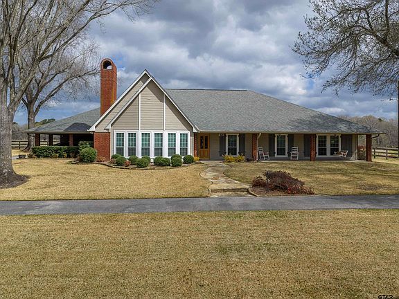 2nd image of 839 Anderson County Rd #320