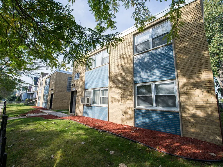 6618 S Wabash Ave — Photo 15