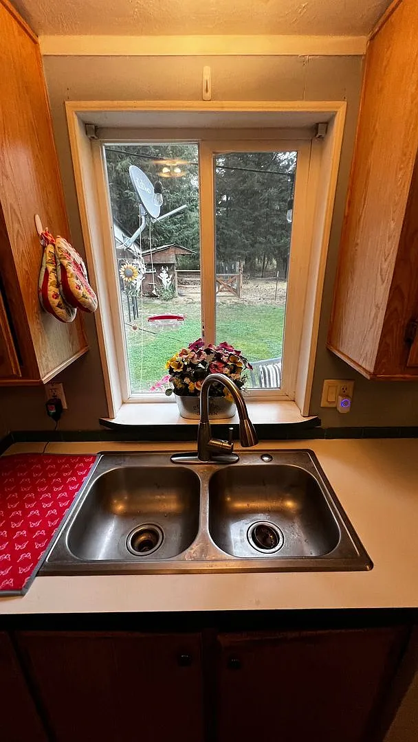 North Deer Park - 3 bedroom, 2 bathroom single family home on 10 Acres! Available Now! — Photo 4