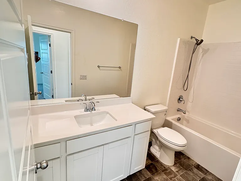 2711 Lindsey Springs St — Photo 23