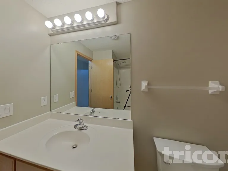 10883 Tyler Ct NE — Photo 12