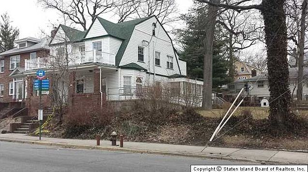 1st image of 1102 Victory Blvd