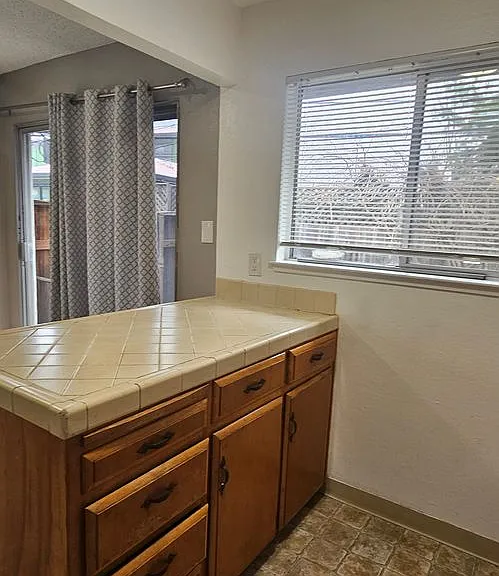 5901 S Land Park Dr — Photo 36