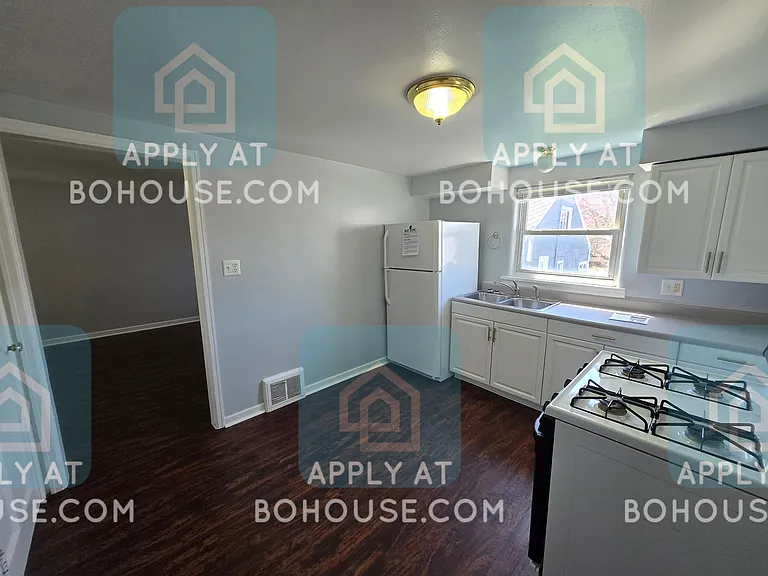 3202 McArthur Dr — Photo 11