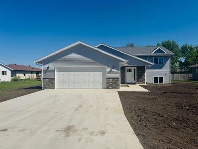 2115 Castlewood Dr, Worthington, MN, 56187