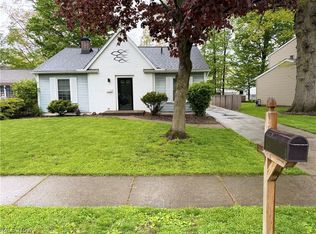 582 Forestview Rd, Bay Village, OH 44140