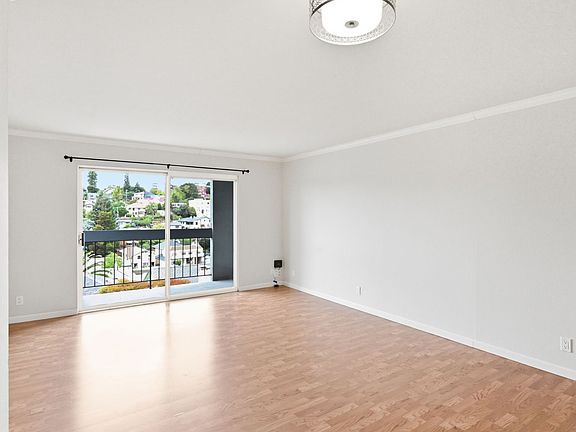 5th image of 475 Weldon Ave #209