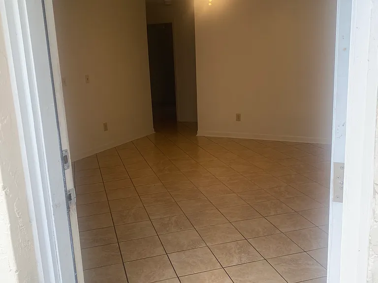 148 Shady Oak Ave — Photo 2