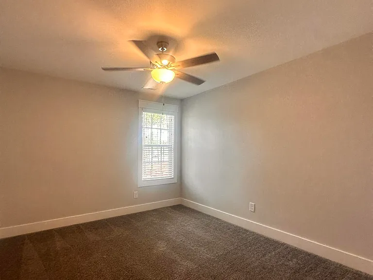 201 Thistleberry Dr — Photo 40