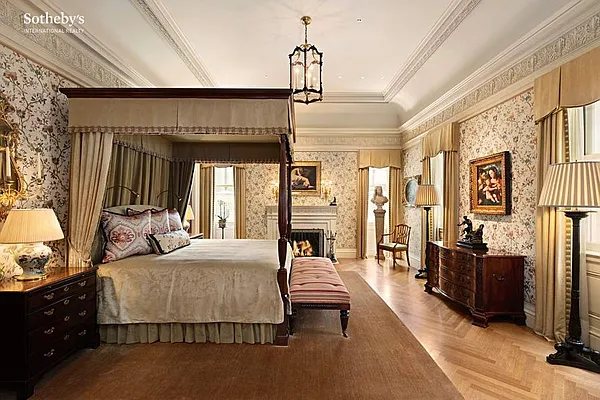 Sold by Sotheby's International Realty | media 19