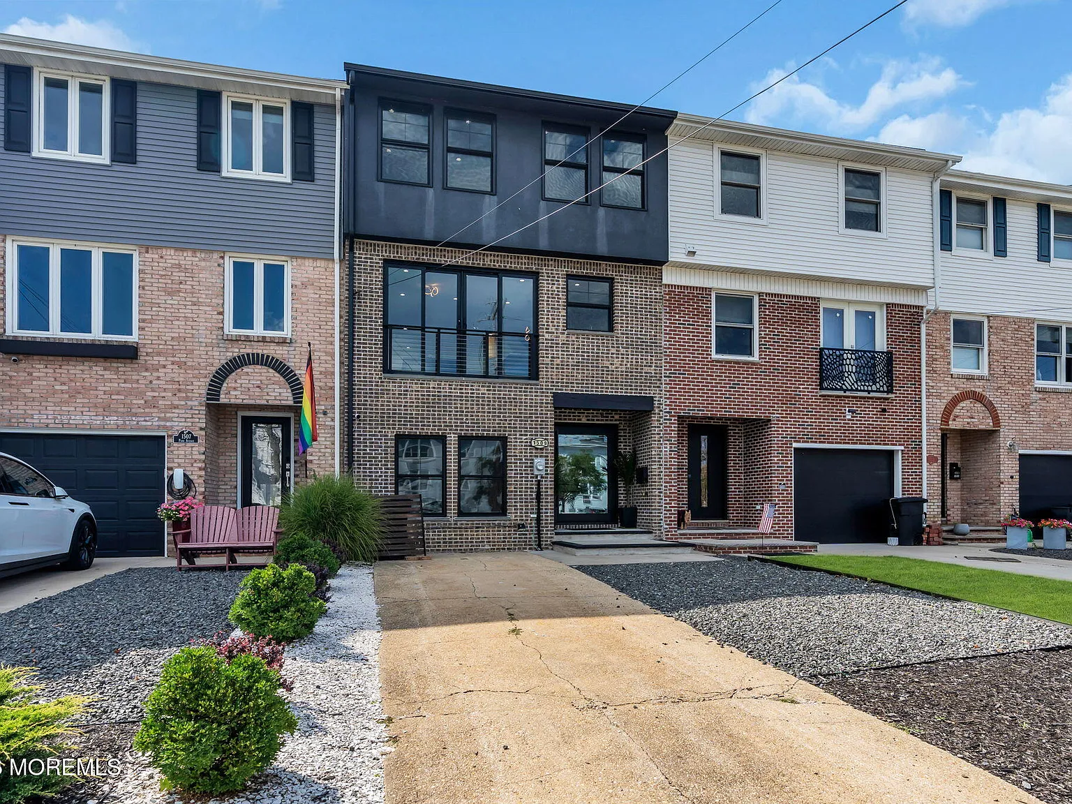 3 bed, 3.0 bath, 2248 sqft, $8,500 — Photo 3
