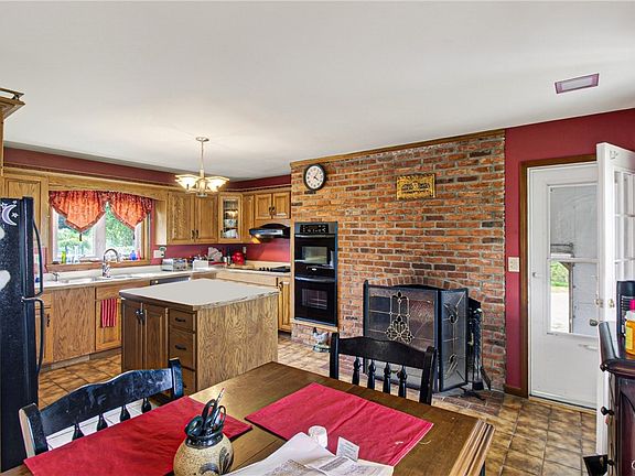 4th image of 437 Joslin Hill Rd