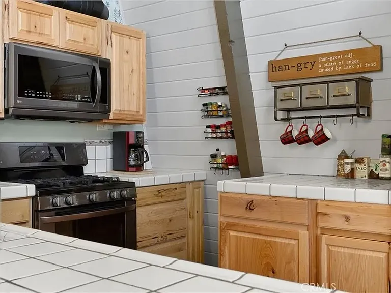 2116 Glacier Dr — Photo 9