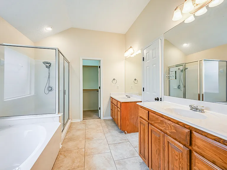 1136 Park Gln — Photo 11