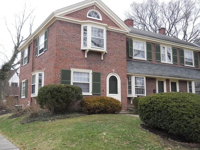 6754 Chestnut St #TOWNHOUSE — Photo 1