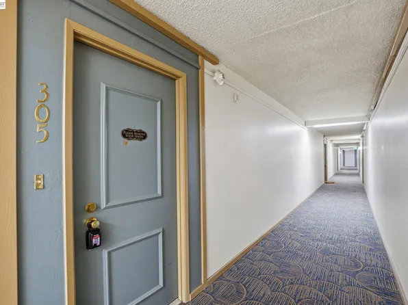 490 N Civic Dr APT 305, Walnut Creek, CA 94596