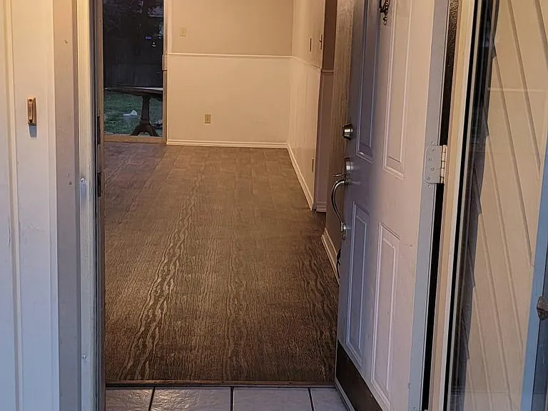 1922 Southstone Ln — Photo 3