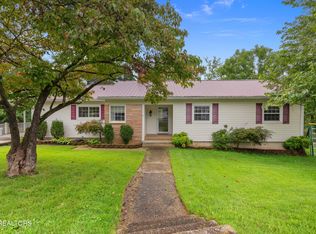 103 E Pasadena Rd, Oak Ridge, TN 37830