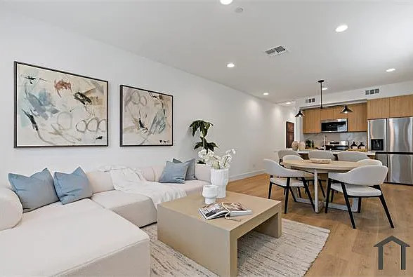 3 bed, 1519 sqft, $3,668 — Photo 2