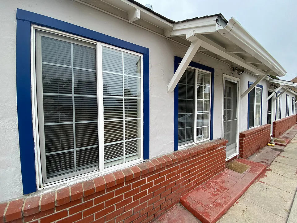 220 Center St #2