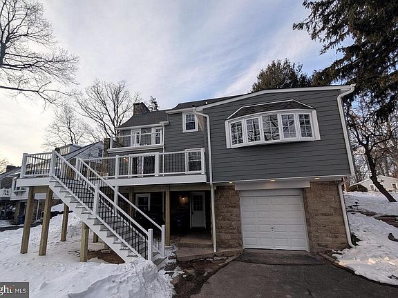 4th image of 1221 Edge Hill Rd