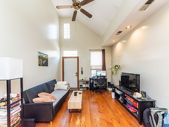 3rd image of 1247 N Paulina St APT 2R