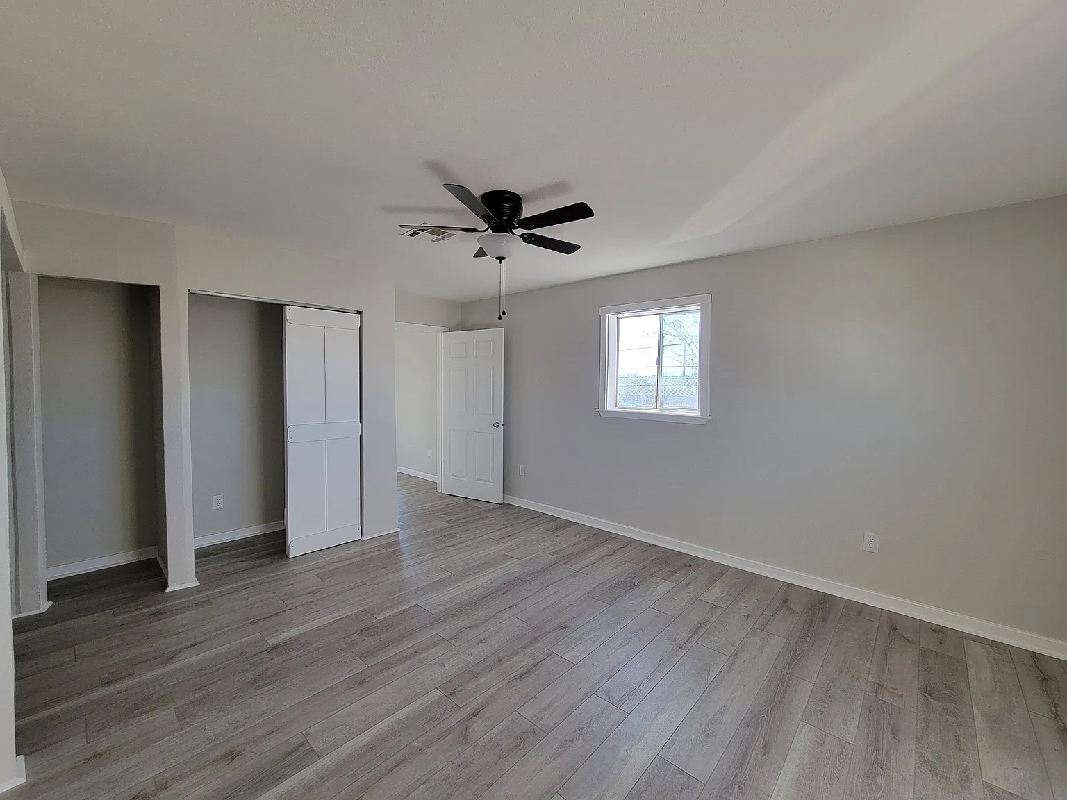 2 bed, 1000 sqft, $1,200 — Photo 3