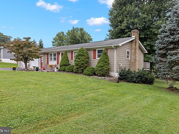2nd image of 4851 Blue Hill Rd