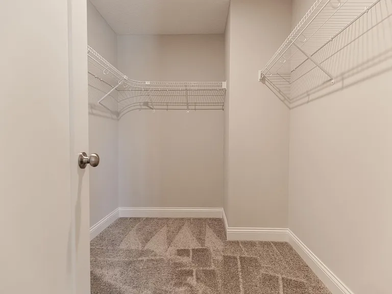 1703 Southpoint Ln — Photo 43
