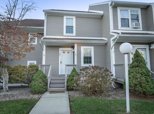 53 Brushy Plain Rd APT 3D, Branford, CT 06405