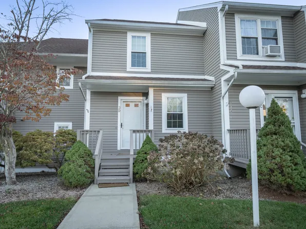 53 Brushy Plain Road APT 3D, Branford, CT 06405